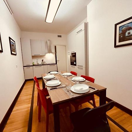 Apartamento Kibilu - Via Medaglie D'Oro Centro Citta Con Parcheggio Varese Exterior foto