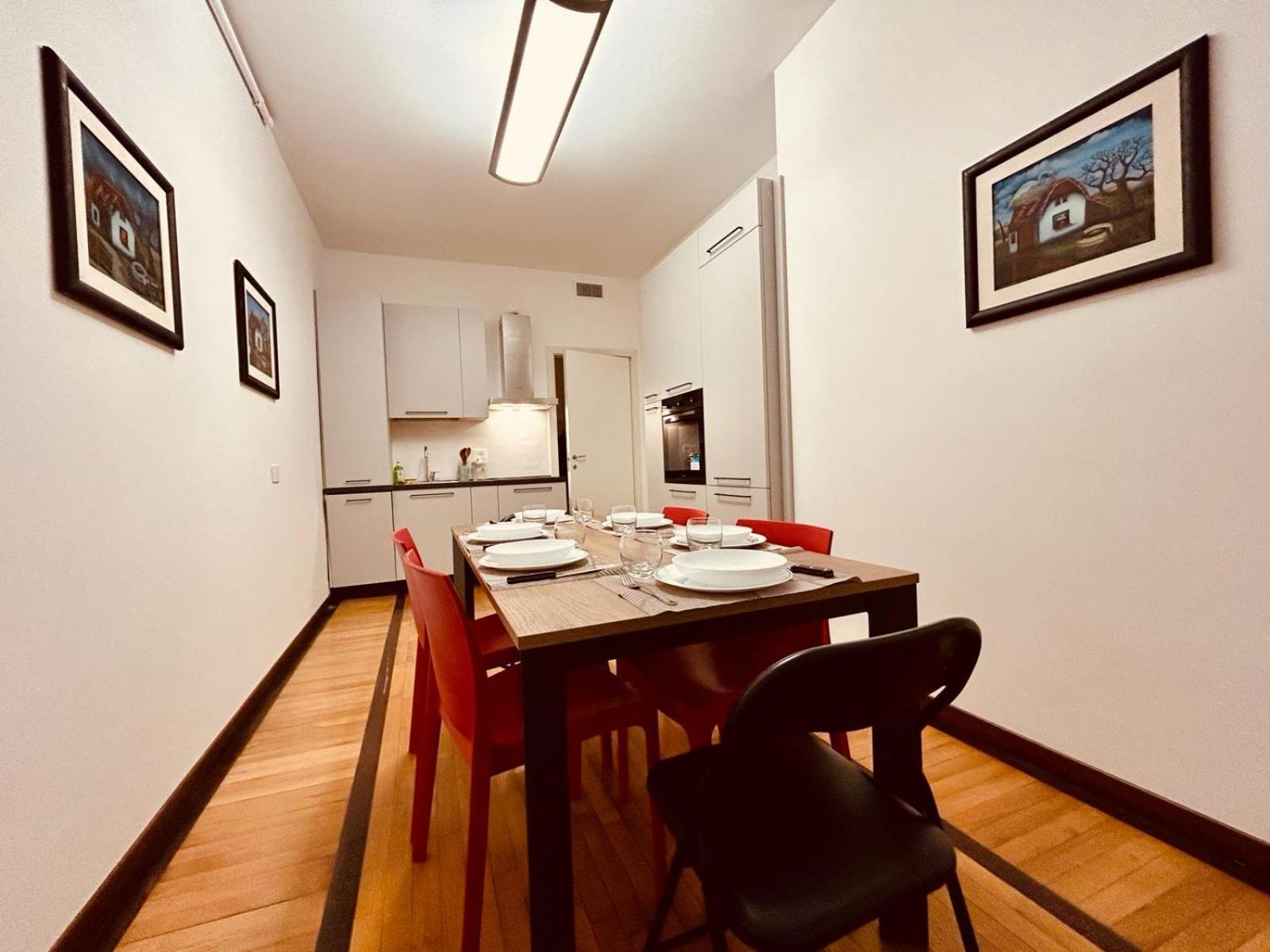 Apartamento Kibilu - Via Medaglie D'Oro Centro Citta Con Parcheggio Varese Exterior foto