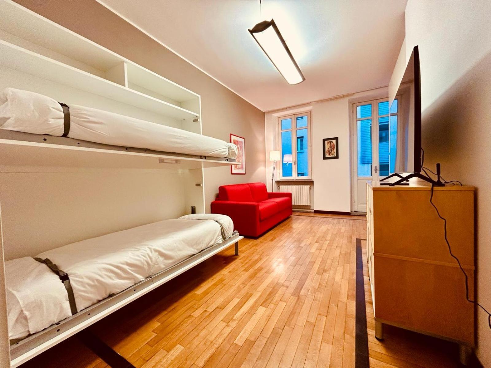 Apartamento Kibilu - Via Medaglie D'Oro Centro Citta Con Parcheggio Varese Exterior foto